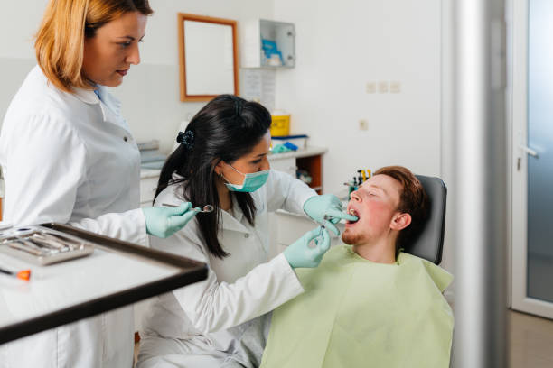 Best Broken or Chipped Tooth Repair in Fountainebleau, FL